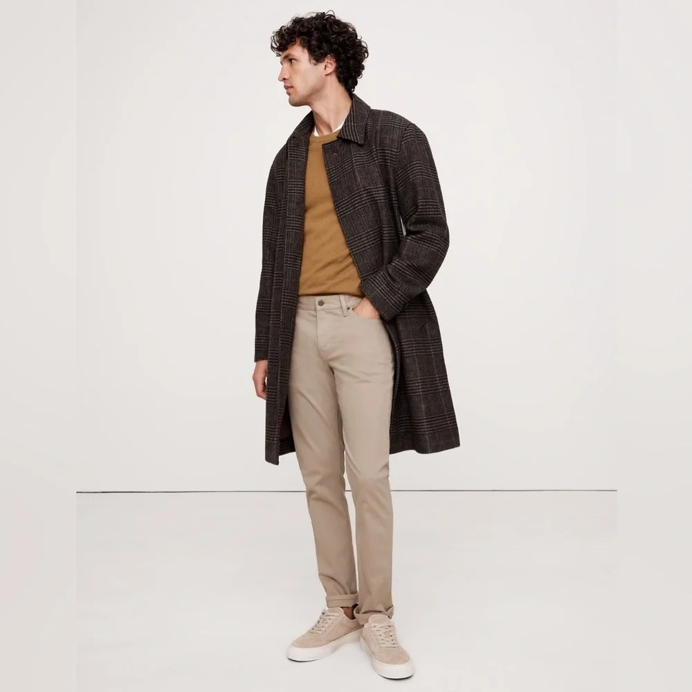 NWT Banana Republic Skinny Traveler 2.0 Khaki beige Pant Size 40 x 32.